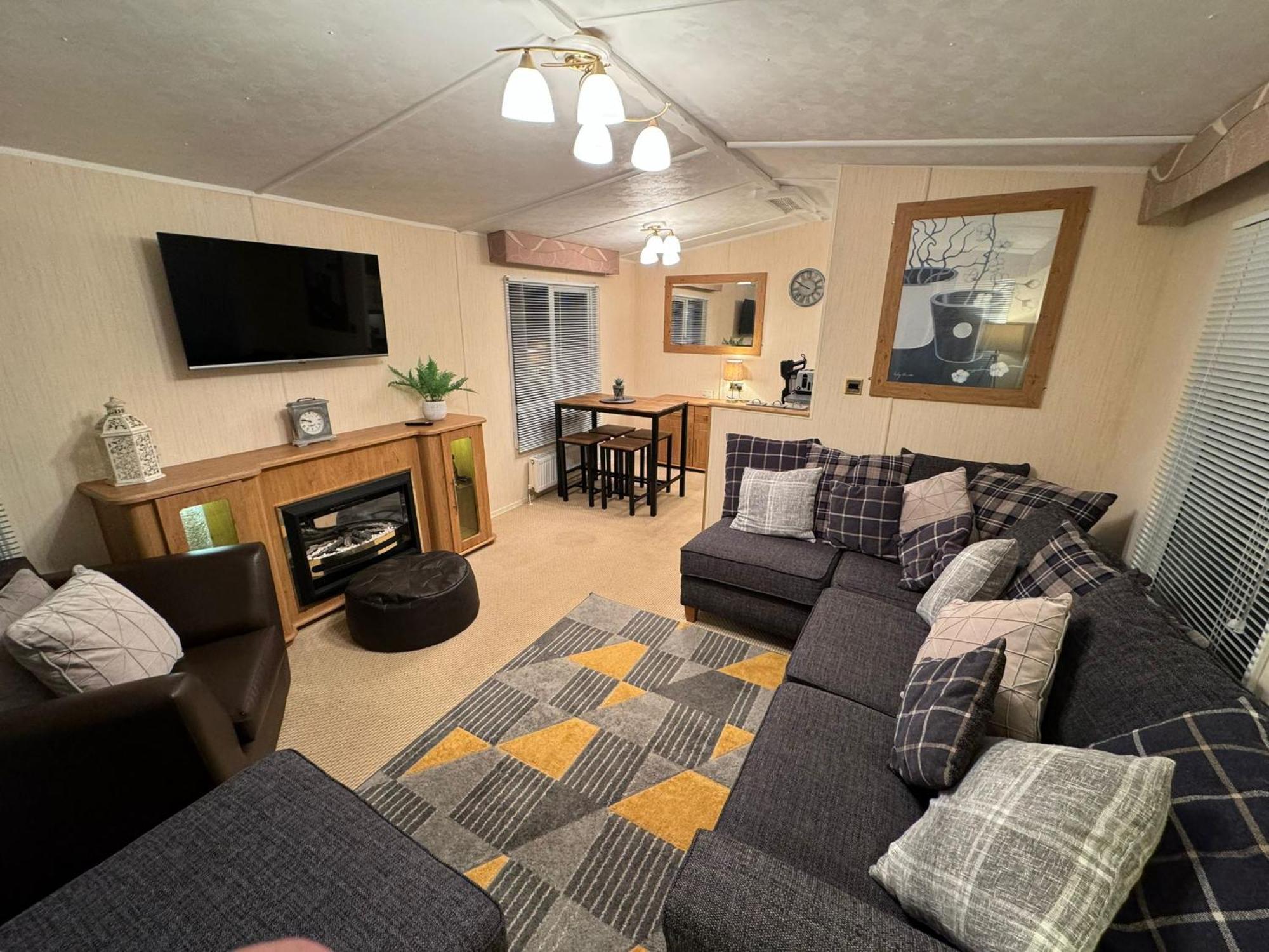 Millfields Holiday Park - The Balmoral - Coastal Caravan Breaks Ingoldmells Exterior photo